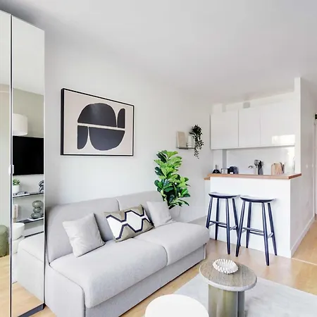 Apartment Cozy 2p - 16th Paris, Near Eiffel Tower